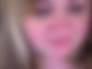 ZaraReign's Live Sex Cam Show