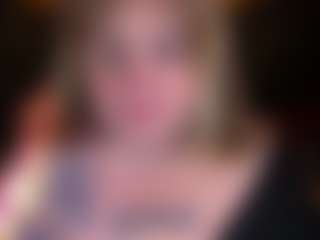 Live cam show with ZaraReign - Smoking on Dolls Live