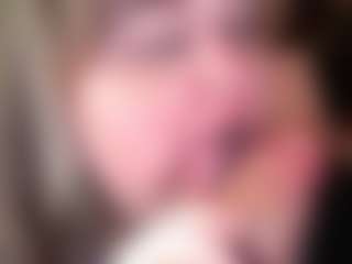 Live cam show with ZaraReign - Green Eyes on Camsoda