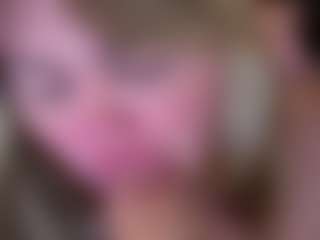 Live cam show with ZaraReign - Public on TeamSkeetLive