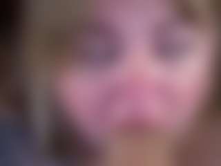 ZaraReign's Live Sex Cam Show