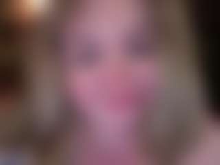 Live cam show with ZaraReign - Bdsm Young Adult on Hubzter Live
