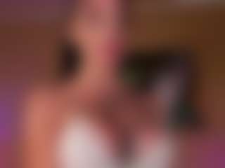 Live cam show with LunaMystyque - Cum on wildcum.com