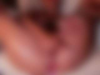 Live cam show with LunaMystyque - Athletic Cum on Hubzter Live