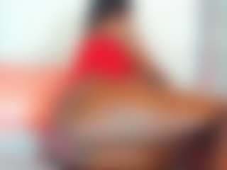 Live cam show with AlmaSaennz - Ebony MILF on Cam Slut