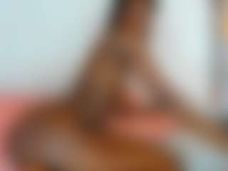 Live cam show with AlmaSaennz - Ebony MILF on nudelive.tv