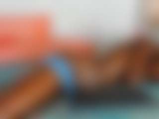Live cam show with AlmaSaennz - Skinny MILF on Camming Site