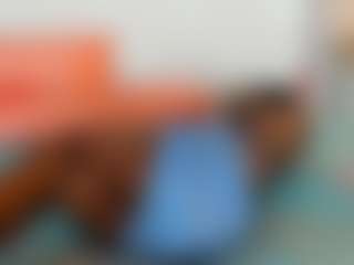 AlmaSaennz's Live Sex Cam Show