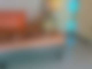 Live cam show with AlmaSaennz - Ebony MILF on Cam Slut
