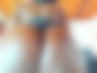 Live cam show with AlmaSaennz - Ebony MILF on Camsoda