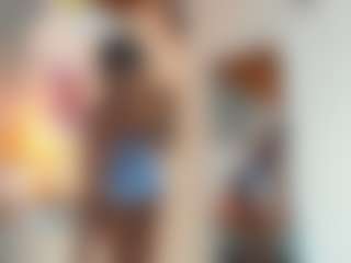 Live cam show with AlmaSaennz - Mature MILF on Camming Site