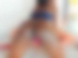 AlmaSaennz's Live Sex Cam Show