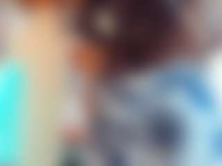 Live cam show with AlmaSaennz - Black MILF on Camsoda