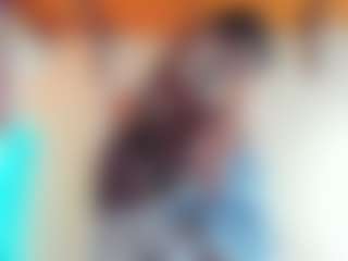 Live cam show with AlmaSaennz - Black MILF on Camsoda