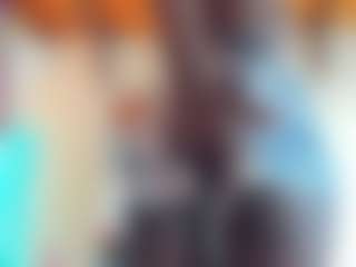 Live cam show with AlmaSaennz - Skinny MILF on Camsoda