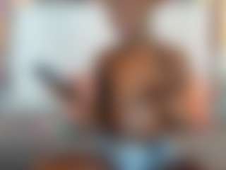 Live cam show with AlmaSaennz - Black MILF on Camsoda