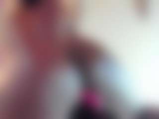 AlmaSaennz's Live Sex Cam Show