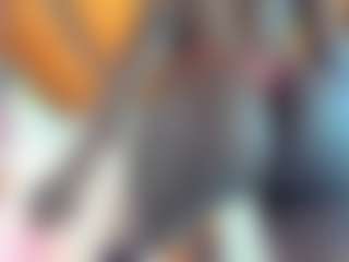 Live cam show with AlmaSaennz - Mature on CamClone