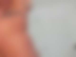 Live cam show with Erikabeee1 - Flashing on Dolls Live