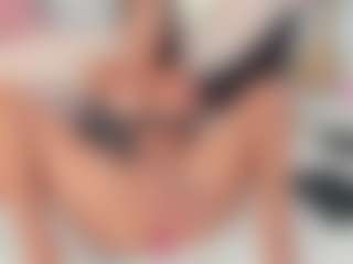 Live cam show with Erikabeee1 - Petite Young Adult on MyBangCams