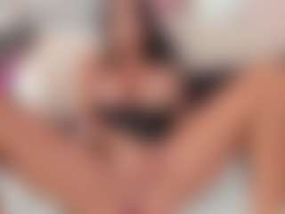 Live cam show with Erikabeee1 - Public Curvy on Cam Slut