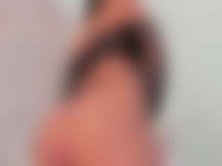 Live cam show with Erikabeee1 - Public on studioflirtlive.com