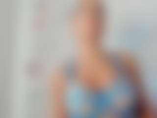 Live cam show with Erikabeee1 - Petite Young Adult on Gym Cam Girls
