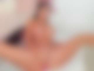 Live cam show with Erikabeee1 - Petite Young Adult on Camsoda