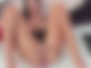 Live cam show with Erikabeee1 - Dildo on googirlz