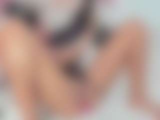 Live cam show with Erikabeee1 - Big Tits on TeamSkeetLive