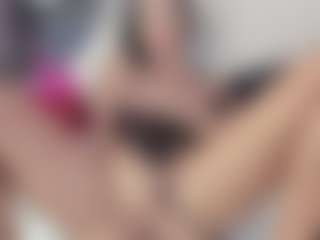 Live cam show with Erikabeee1 - Facial on Fit Hotties