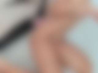 Live cam show with Erikabeee1 - Brown Eyes on live18s.com
