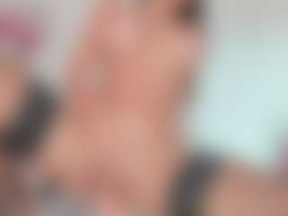 Live cam show with Erikabeee1 - Brown Eyes on chickslive.net