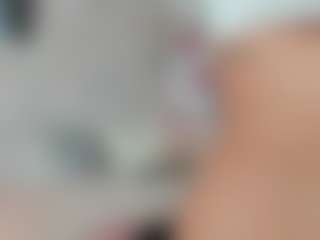Live cam show with Erikabeee1 - Striptease on WildCum