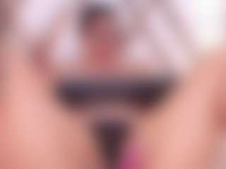 Live cam show with miilaklum - Double Penetration on CamSodaAdn