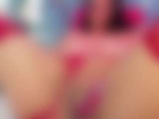 Live cam show with miilaklum - Black Petite on studioflirtlive.com