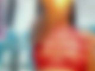 Live cam show with miilaklum - Black Petite on CamwithHer