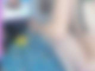 Live cam show with springlight - Smoking on ObeyMaria
