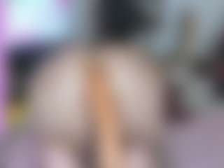 Live cam show with springlight - Petite on Camming Site