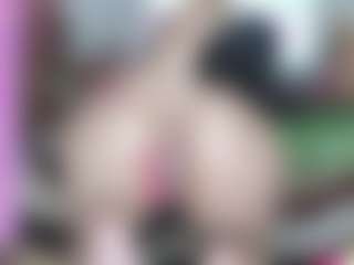 Live cam show with springlight - Asian Petite on CamwithHer