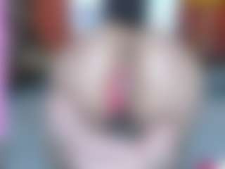 Live cam show with springlight - Fingers on Camsoda