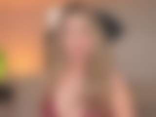 Live cam show with Mia Silva - Toys on Uber Horny