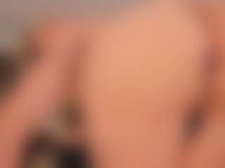 Live cam show with Mia Silva - Double Penetration on Camsoda