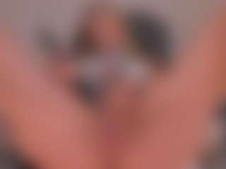 Live cam show with Mia Silva - Amateur on Camsoda