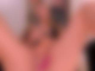 Live cam show with Mia Silva - Double Penetration on AdultVida.com