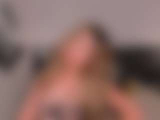 Live cam show with Mia Silva - Blonde Hair Amateur on CamClone