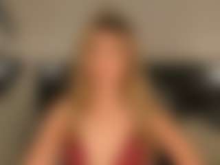 Live cam show with Mia Silva - Double Penetration on liverealitysex.com
