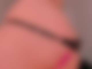 Spettacolo in cam dal vivo con Mia Silva - Double Penetration su Camsoda