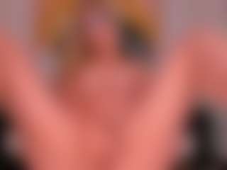 Live cam show with Mia Silva - Flashing Blonde Hair on Camsoda