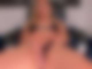 Live cam show with Mia Silva - Double Penetration on Fling VIP Chat